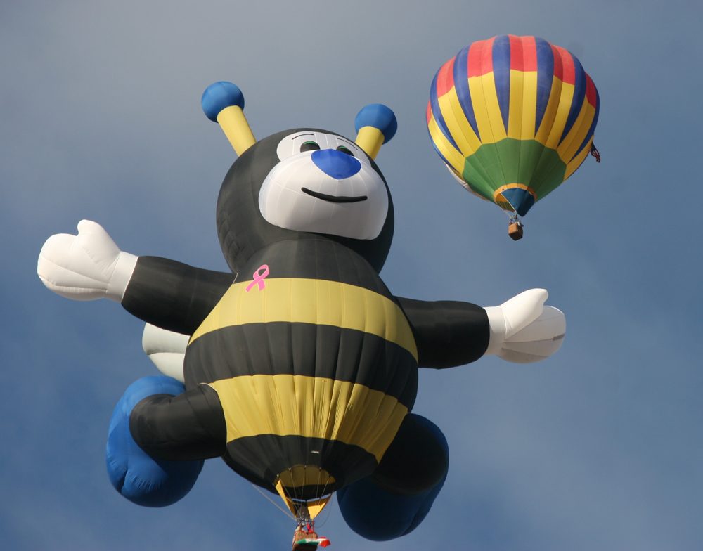 Special-shape hot air balloon in flight