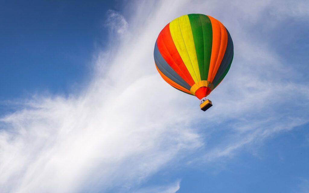 How Do Hot Air Balloons Work? The Simple Physics