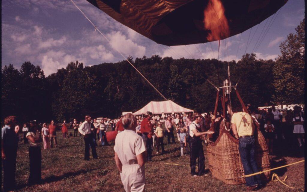 Corporate Balloon Events: Grand Openings and Beyond